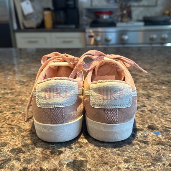 Nike Women’s Blazer Low SD 'Coral Stardust' - Picture 4 of 8